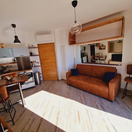 Appartement Incroyable T2 Plein De Charme Avec Balcon Vue A L'entree D'ajaccio Ajaccio (Corsica)