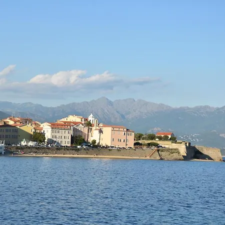 Incroyable T2 Plein De Charme Avec Balcon Vue A L'entree D'ajaccio