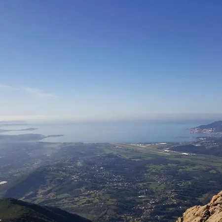 Incroyable T2 Plein De Charme Avec Balcon Vue A L'entree D'ajaccio