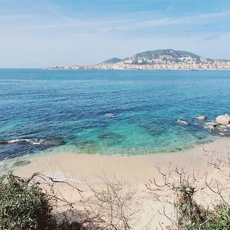 Incroyable T2 Plein De Charme Avec Balcon Vue A L'entree D'ajaccio Daire