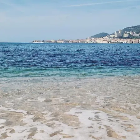 Daire Incroyable T2 Plein De Charme Avec Balcon Vue A L'entree D'ajaccio